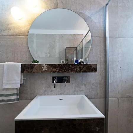 Yin & Yang - Regarda Travel Lazise